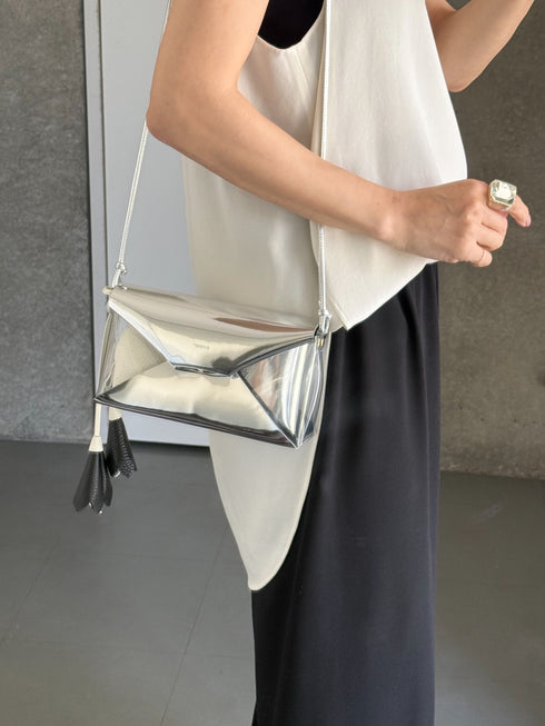 ORIGAMI- clear shoulder
